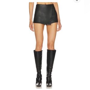 Superdown Sonya Faux Leather Skort, XS